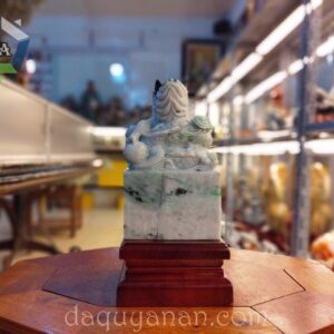 Ấn rồng ngọc Jadeite tự nhiên (Phỉ Thuý)