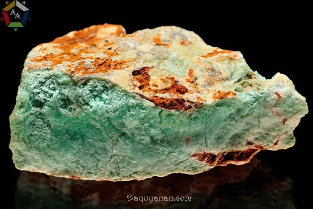 Một khối đá Chrysoprase thô